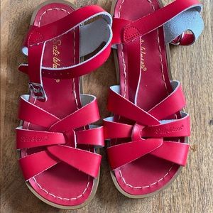 The Saltwater Sandal⛱